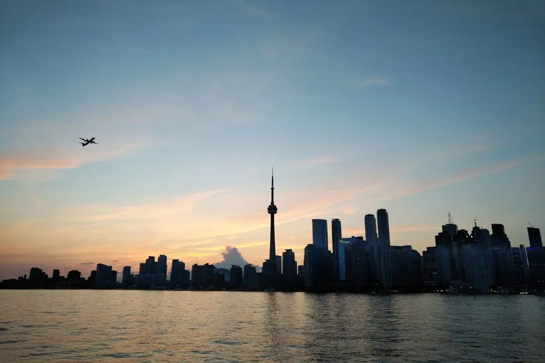 分纤箱安装规范及光纤链路损耗控制技术解析