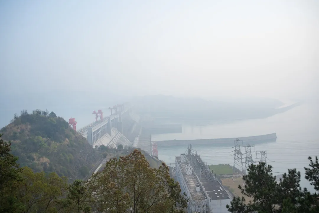 从光缆接续盒到终端盒：光纤链路关键配件选型与适配要点